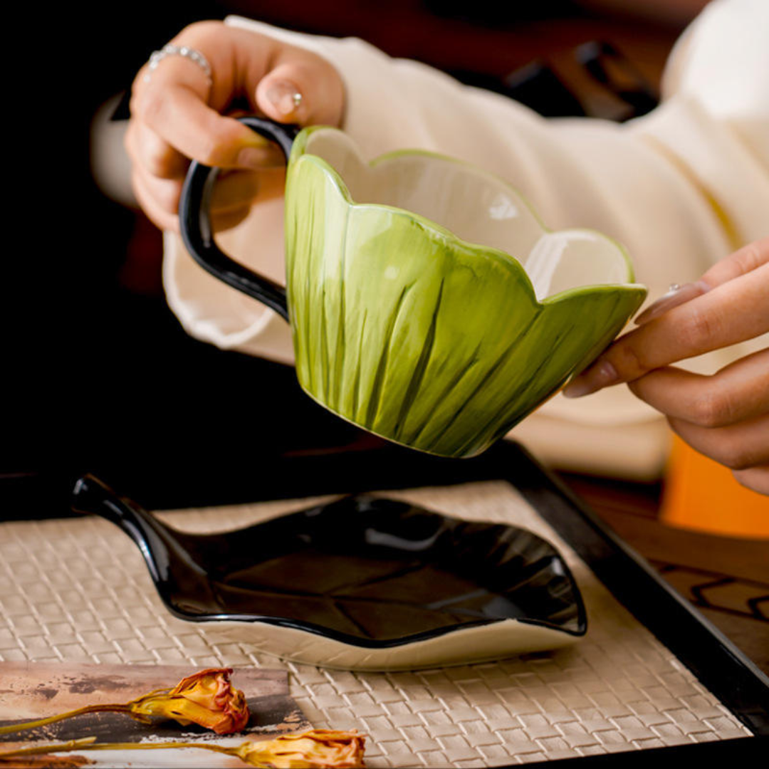 Modern Hand-Painted Tulip Flower Cup and Saucer Set (320ml)