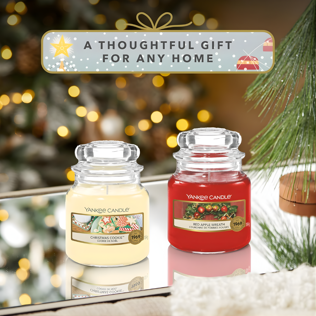 Set of 2 Scented Christmas Candle "Christmas Cookie" & "Red Apple Wreath" Gift Set -411g x 2